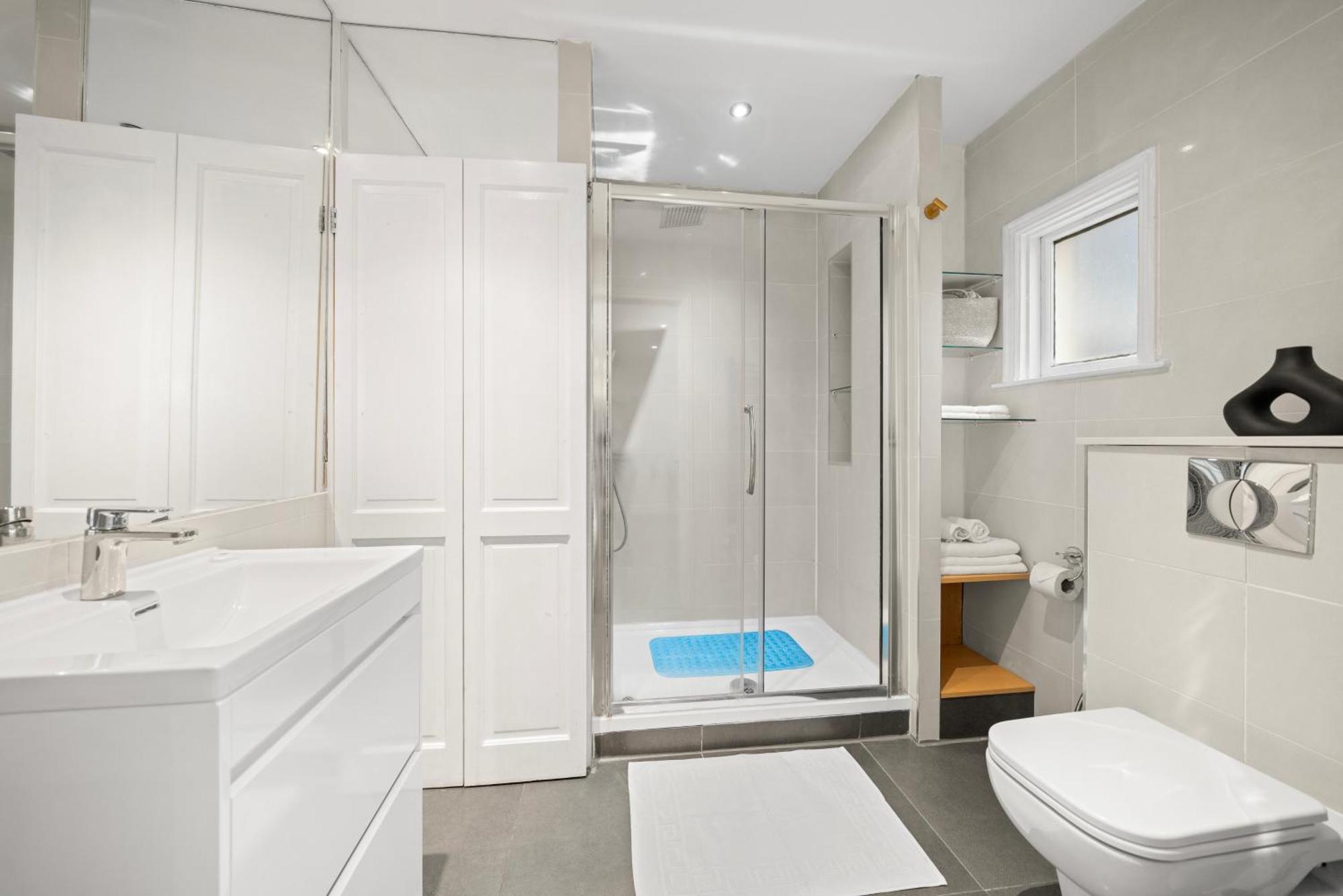 Central London Apartment London