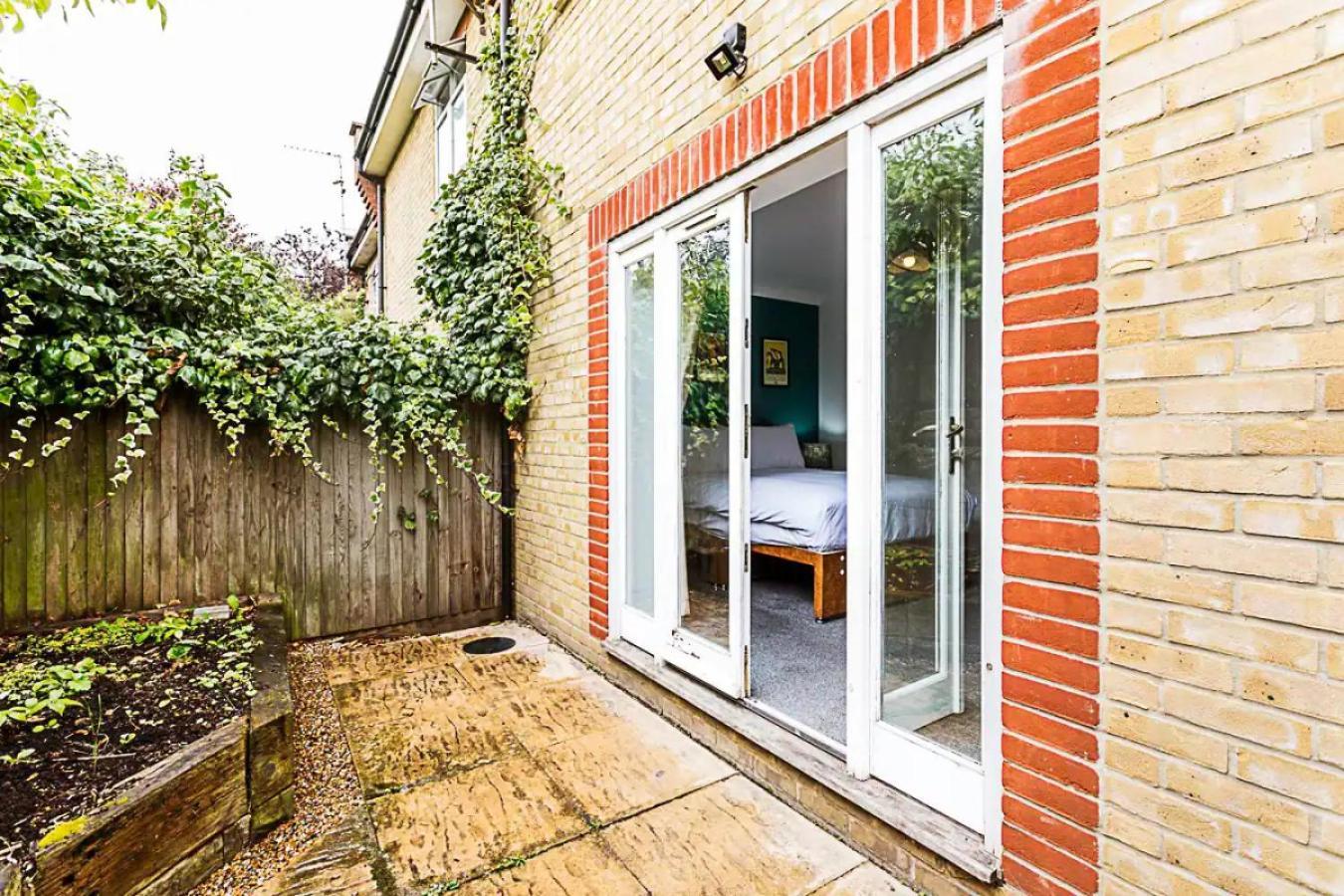 2br , 50