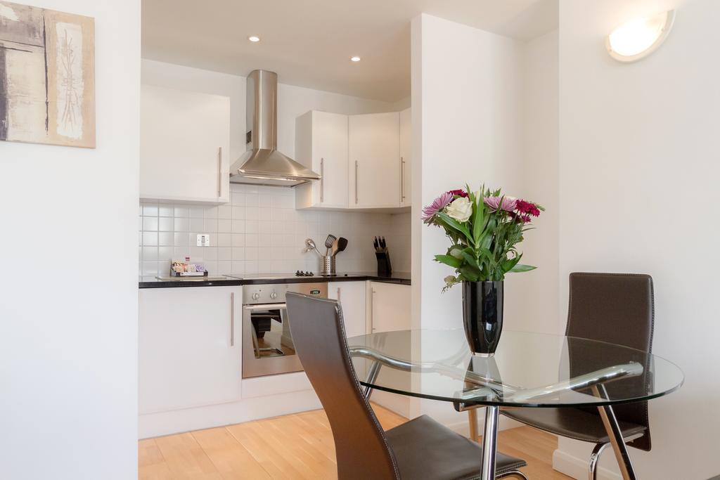 Roomspace Serviced Apartments - Groveland Court Apartment London
