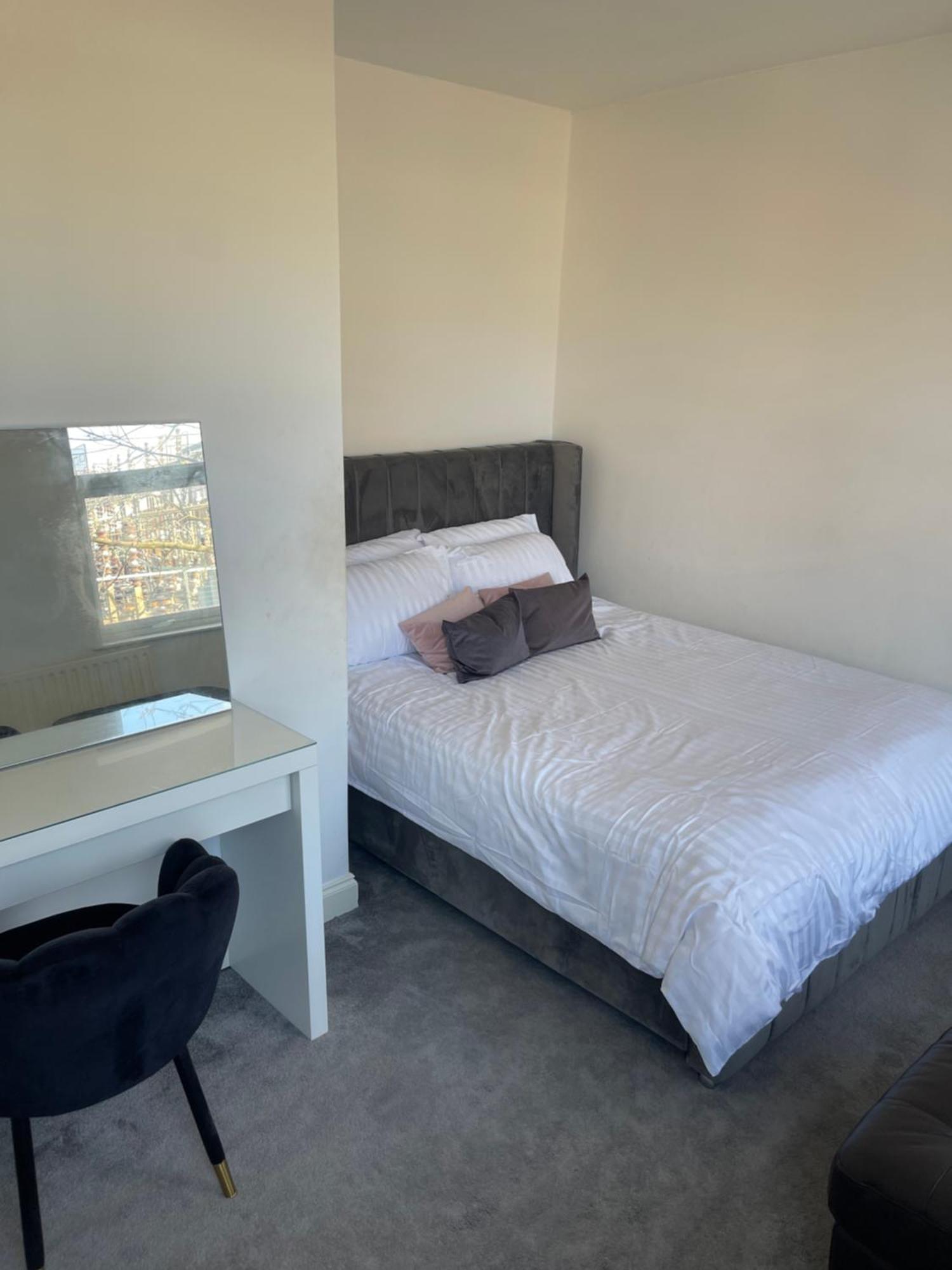 Apartment Spacious 2 Bedroom With Garden And Driveway Near Wimbledon London