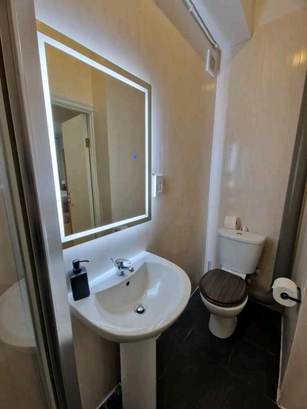 Affordable In Shared Flat, Bridge Privatunterkunft *