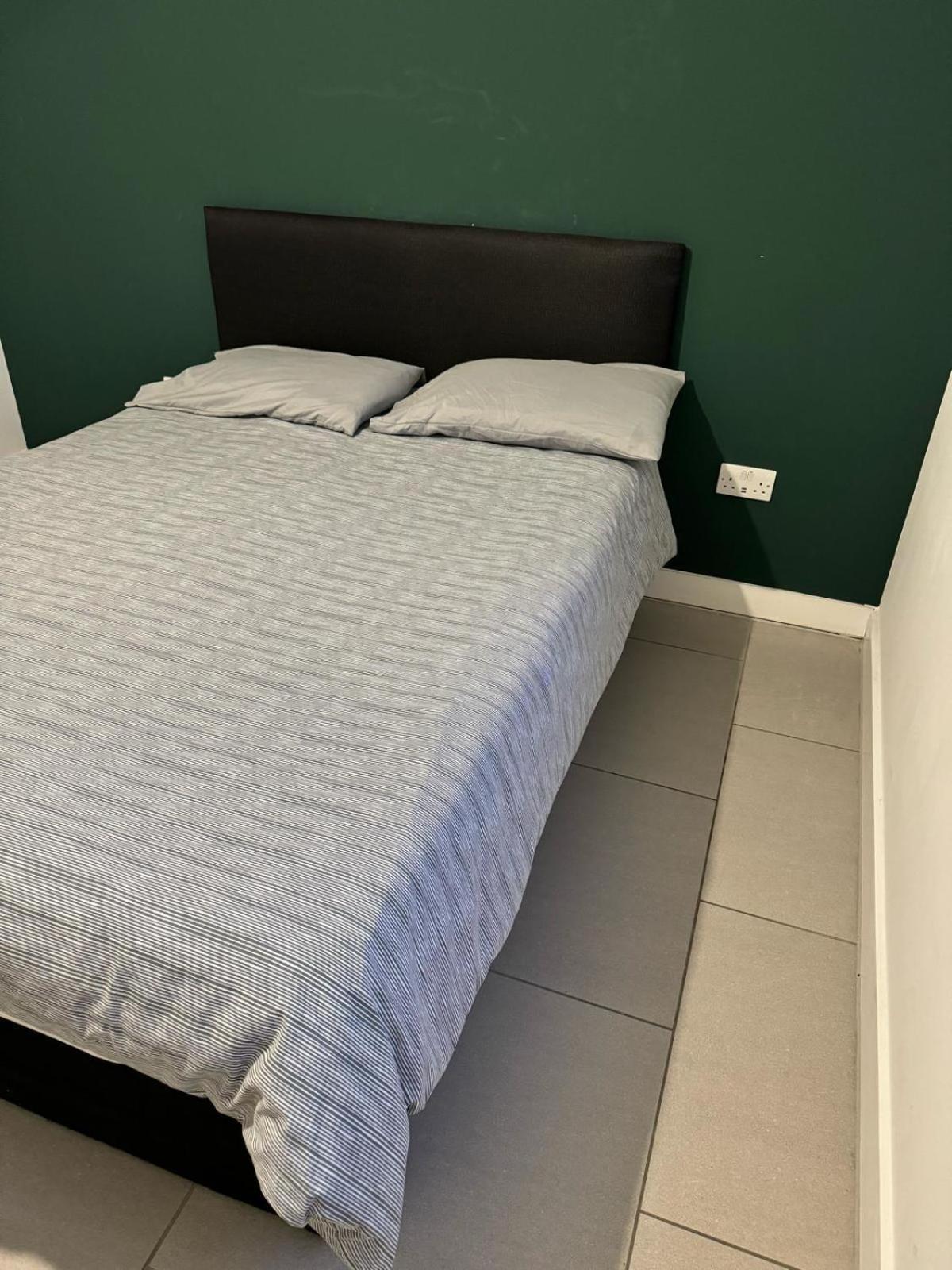 Apartment Two Bed In Battersea 2 *