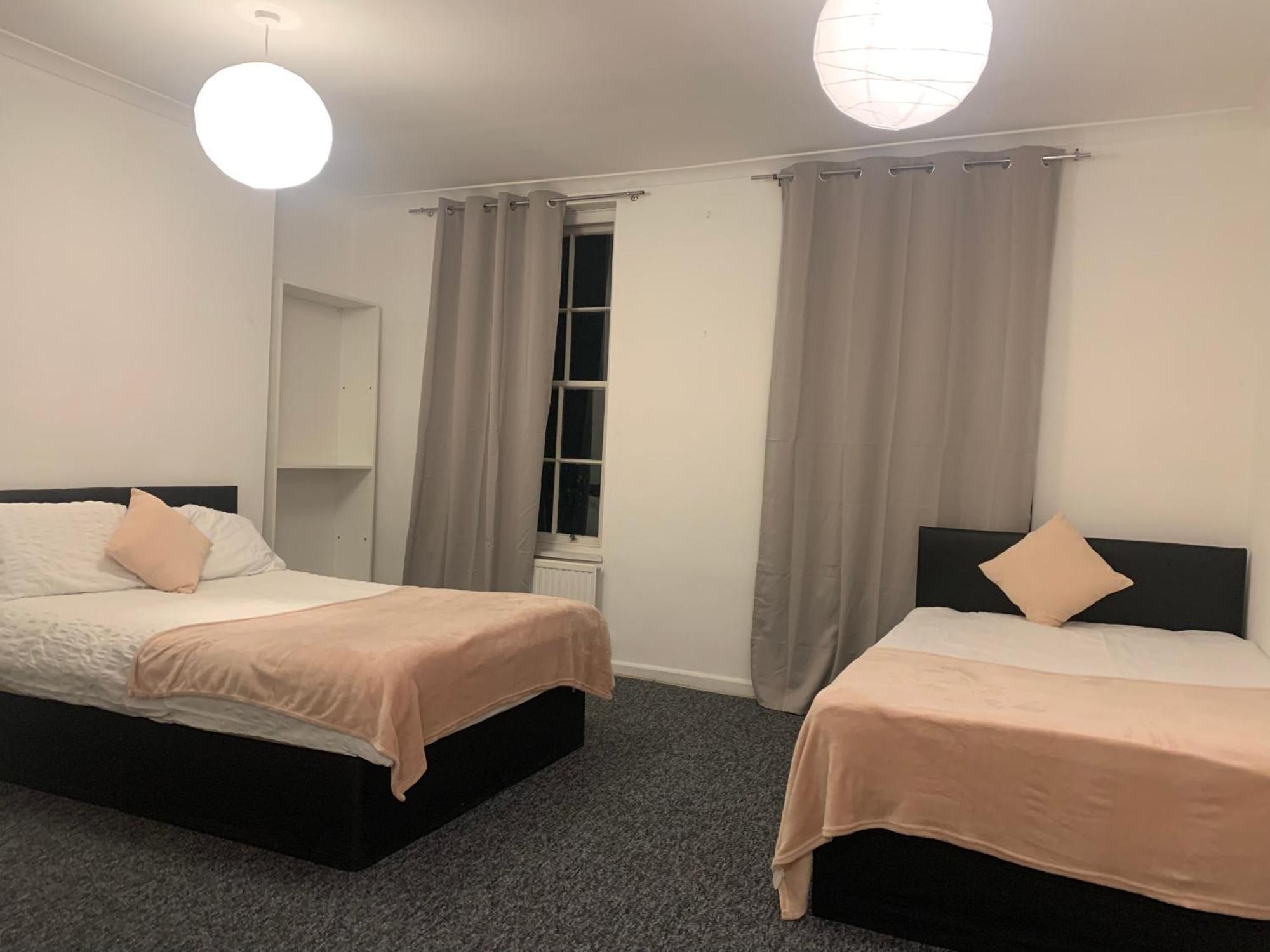 Guest house Warren Street *