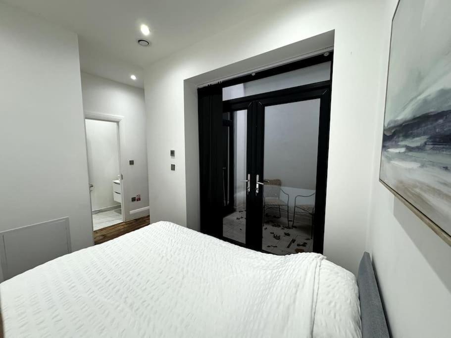 Modern Majesty 3 Bed 3 Bath House In Ferienhaus *