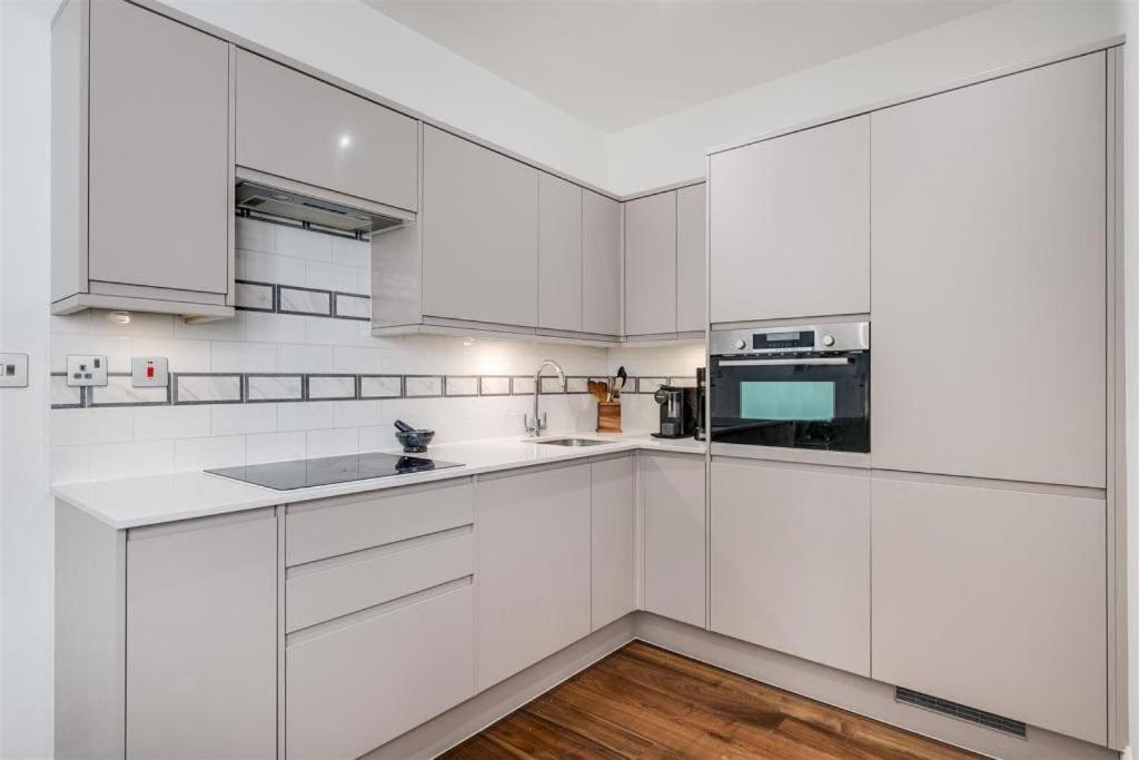 Ferienhaus Modern Majesty 3 Bed 3 Bath House In