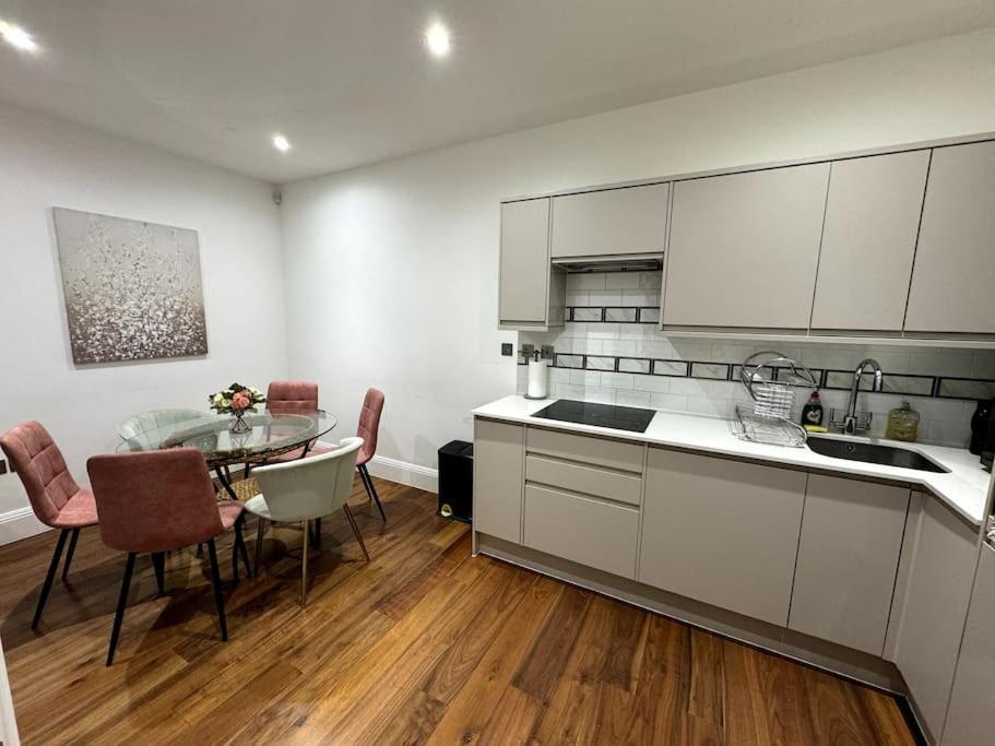 Ferienhaus Modern Majesty 3 Bed 3 Bath House In *