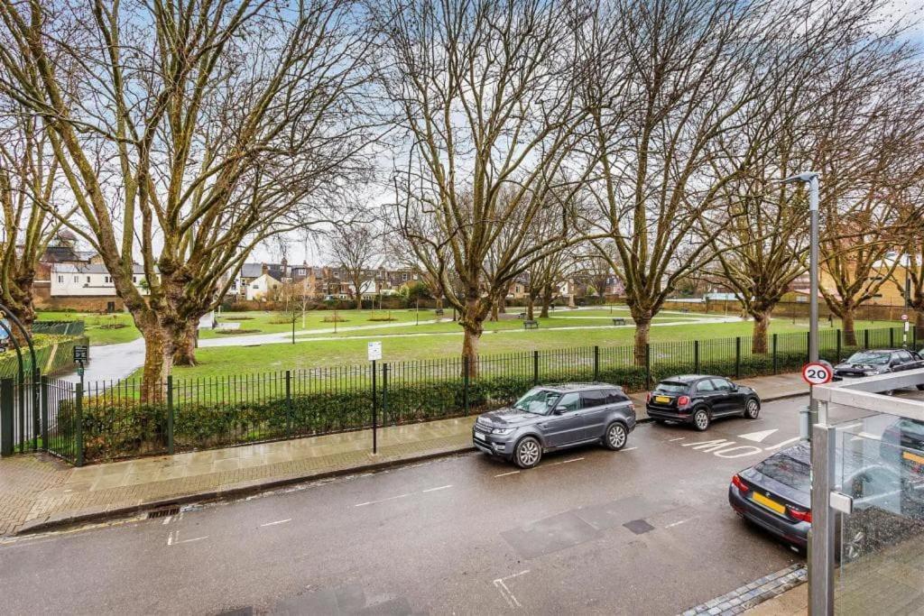 Ferienhaus Modern Majesty 3 Bed 3 Bath House In London