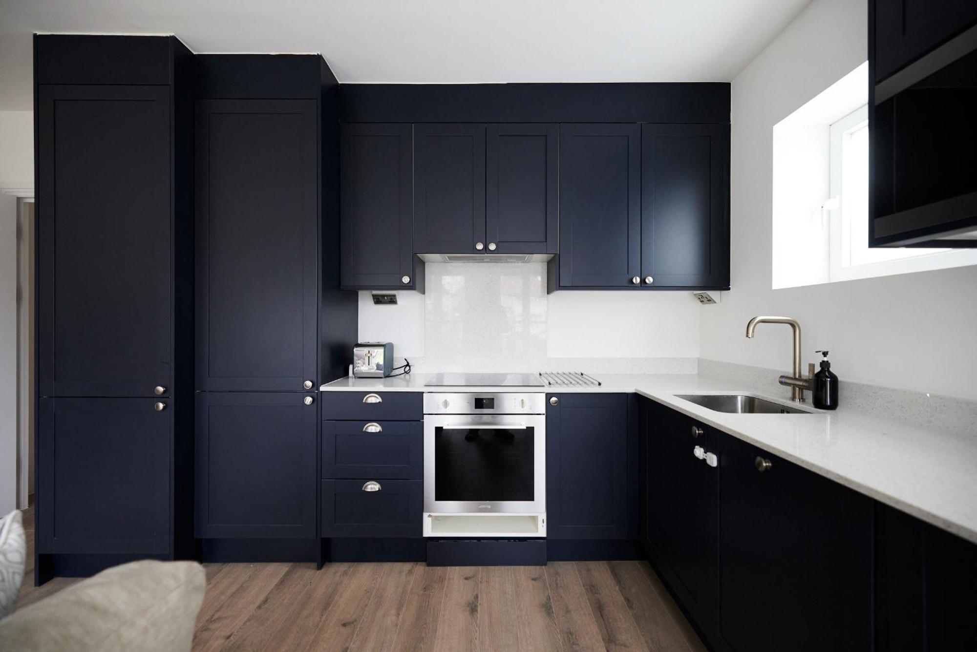 The Wembley Park Wonder - Charming 2bdr Flat With Balcony Apartment *