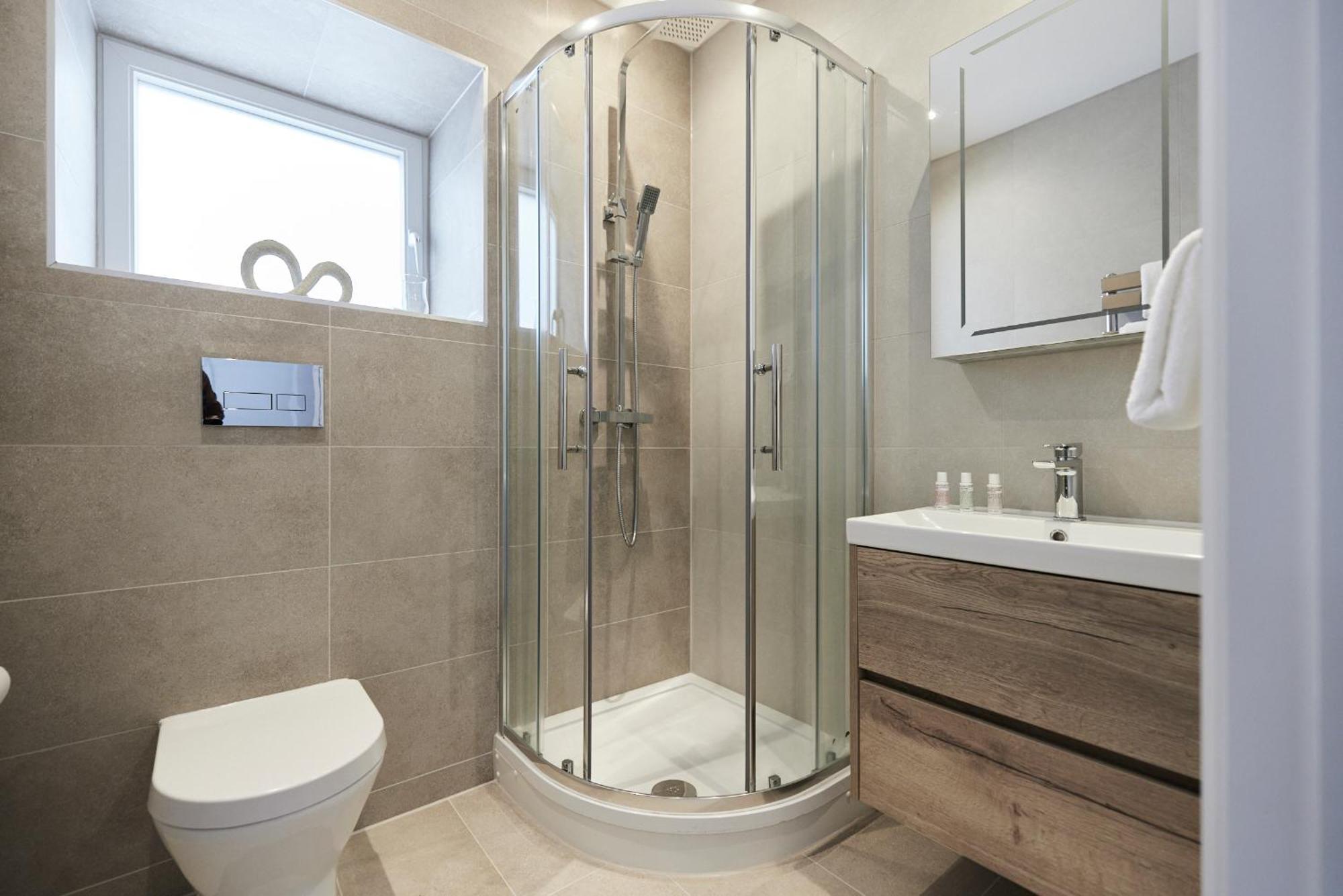The Wembley Park Wonder - Charming 2bdr Flat With Balcony Apartment
