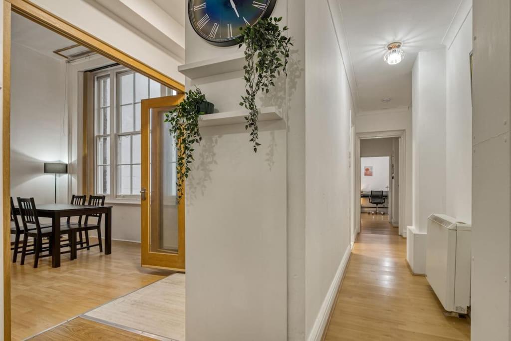 Apartment Cosy 2br Retreat Near Paddington Station *