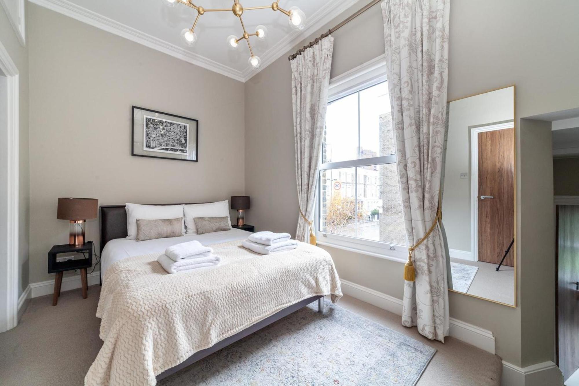 Elegant Chelsea Hideaway