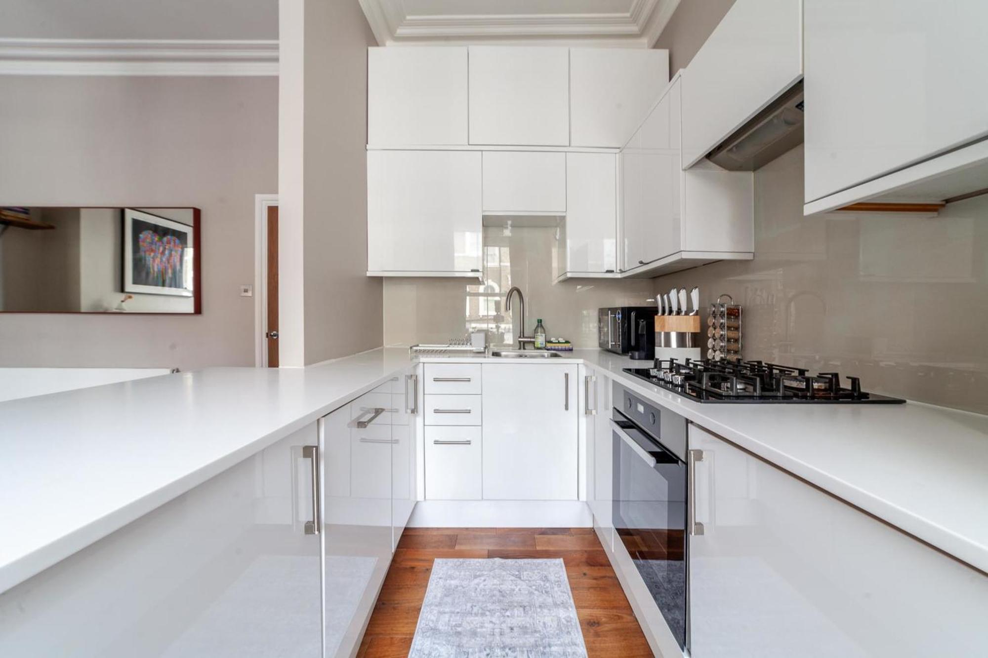 Elegant Chelsea Hideaway Apartment *