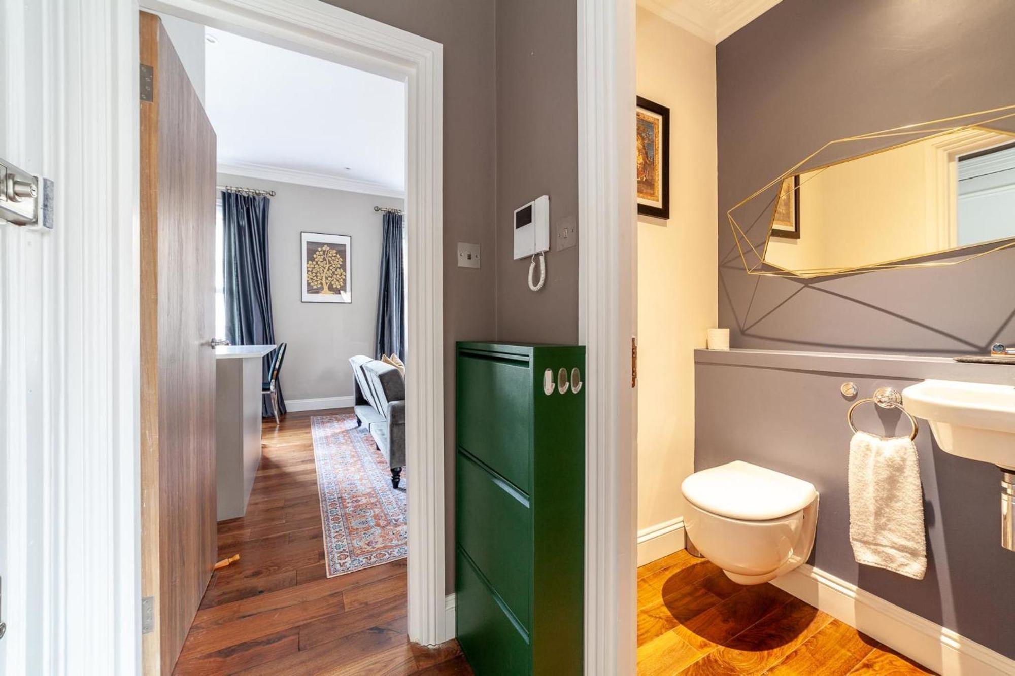 Elegant Chelsea Hideaway Apartment London
