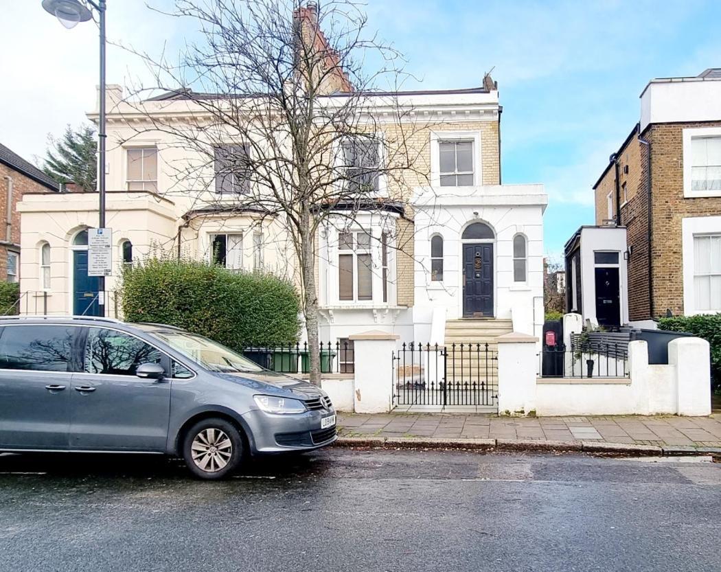 Charming Victorian With Aircon In Apartamento
