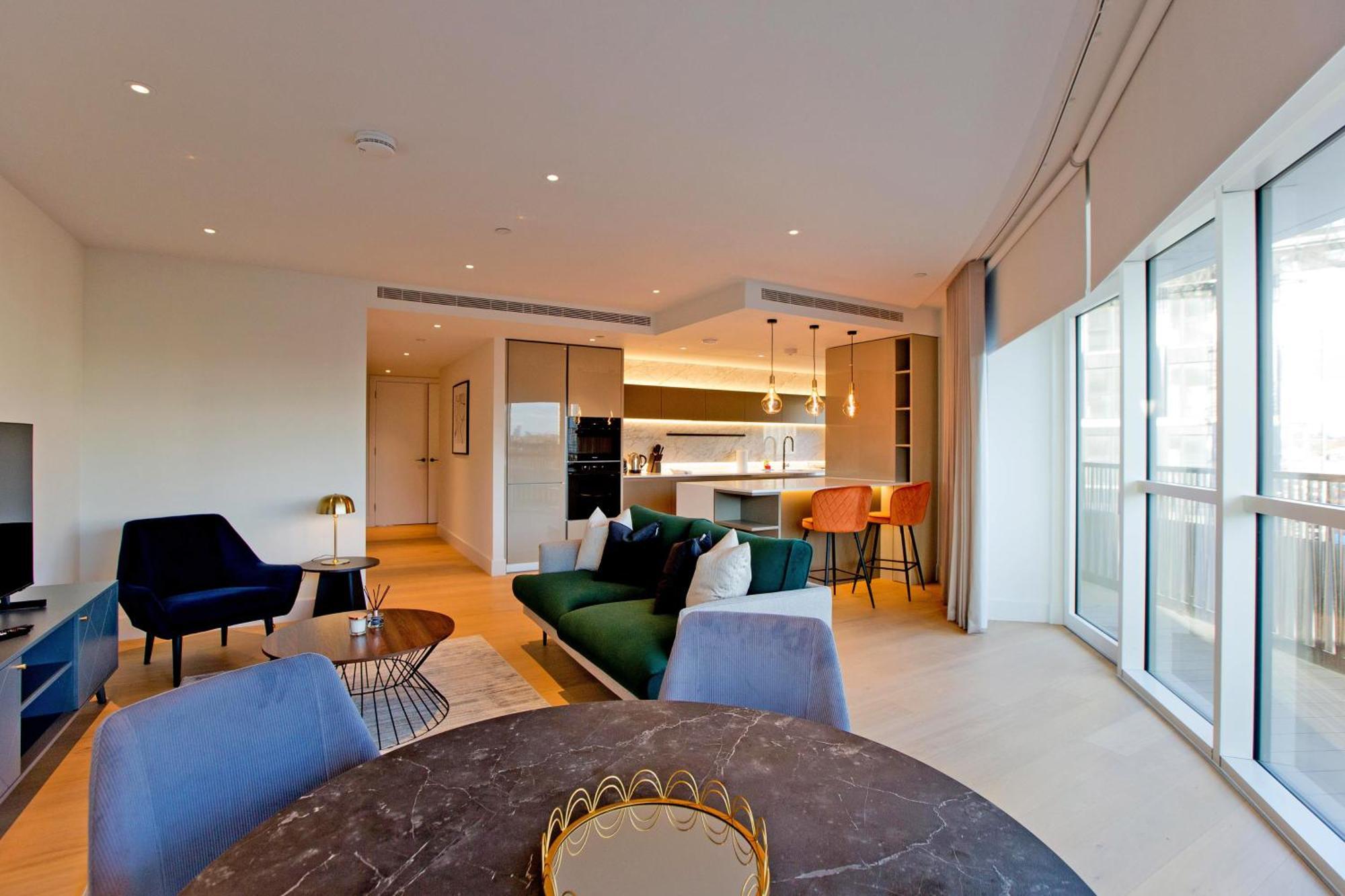 Fabulous Westfield 2 Bed Apartment *