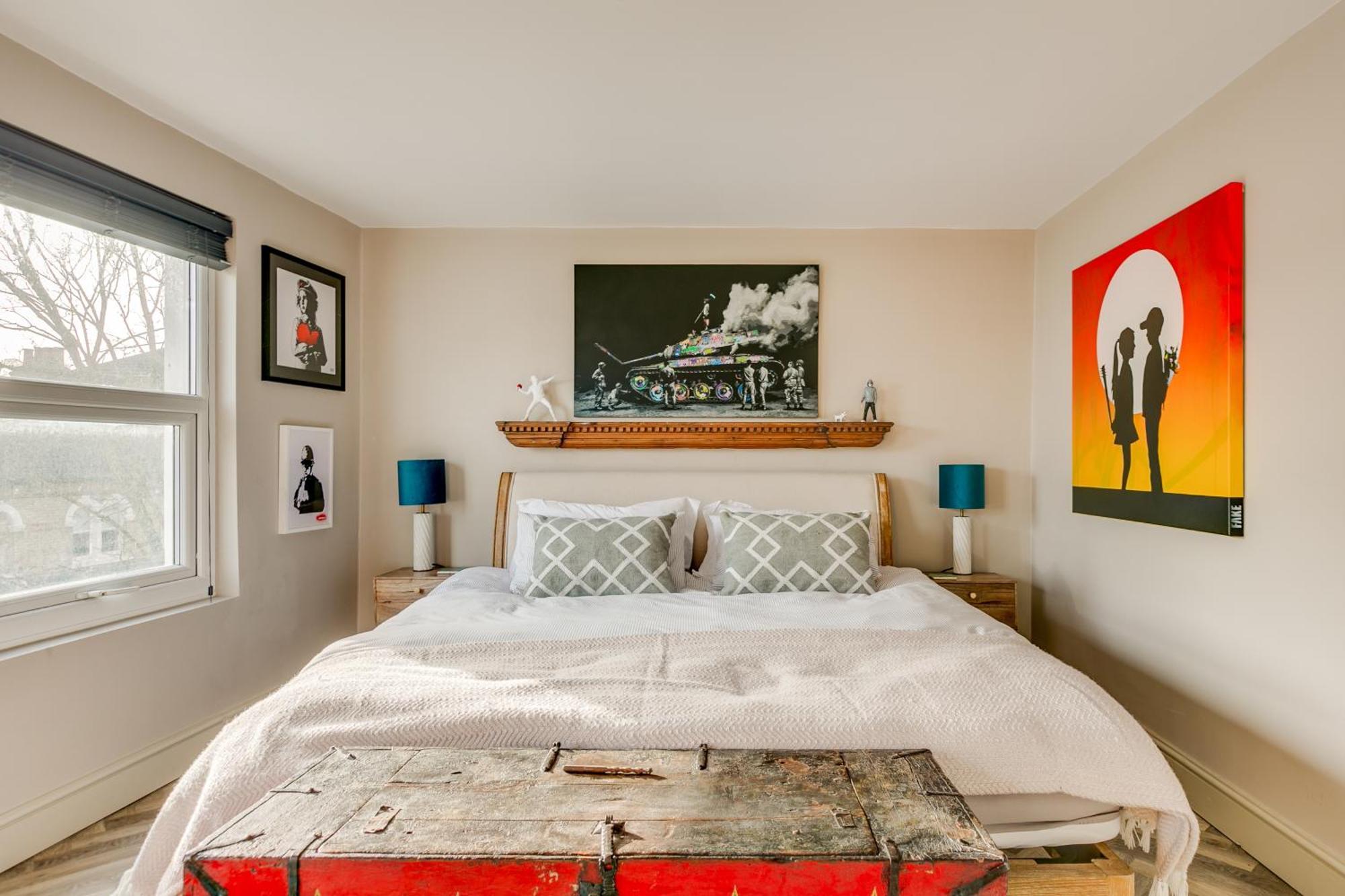 Stylish 2 Bed Flat With Balcony Great Views Nrtube * London