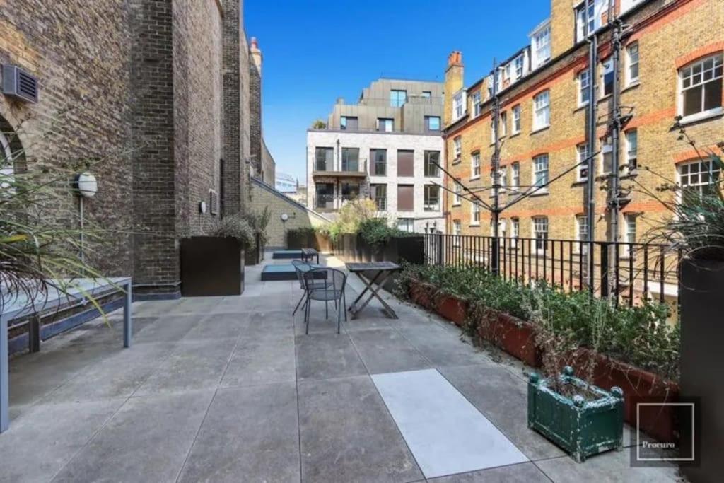 Small One-bed Flat, Payment Required Straight Away, Host Will Message After You've Made A Reservation Apartment London