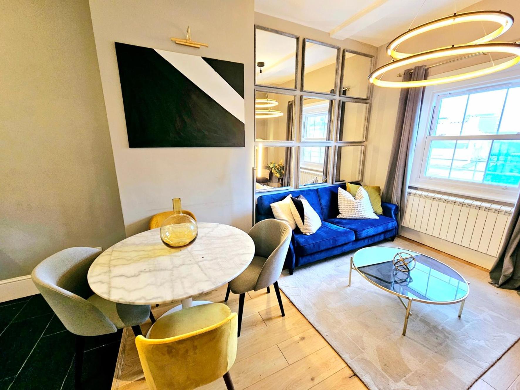 Gorgeous Hyde Park With Elevator Access By Tube Metro Stations *