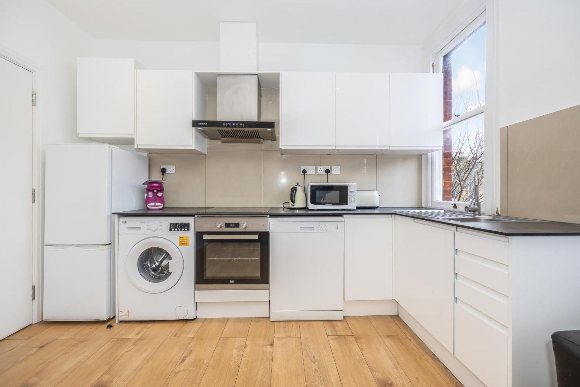 Spacious Near Hammersmith Staion Apartamento Londres