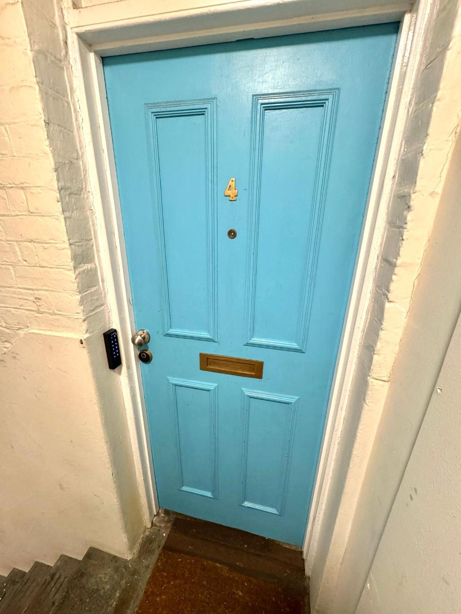 Downtown Chic Private Bedrooms In King's Cross 4 London