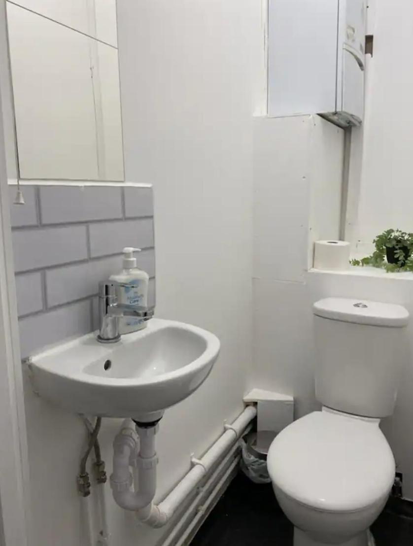 Homestay Comfy Private In Camden Town, *