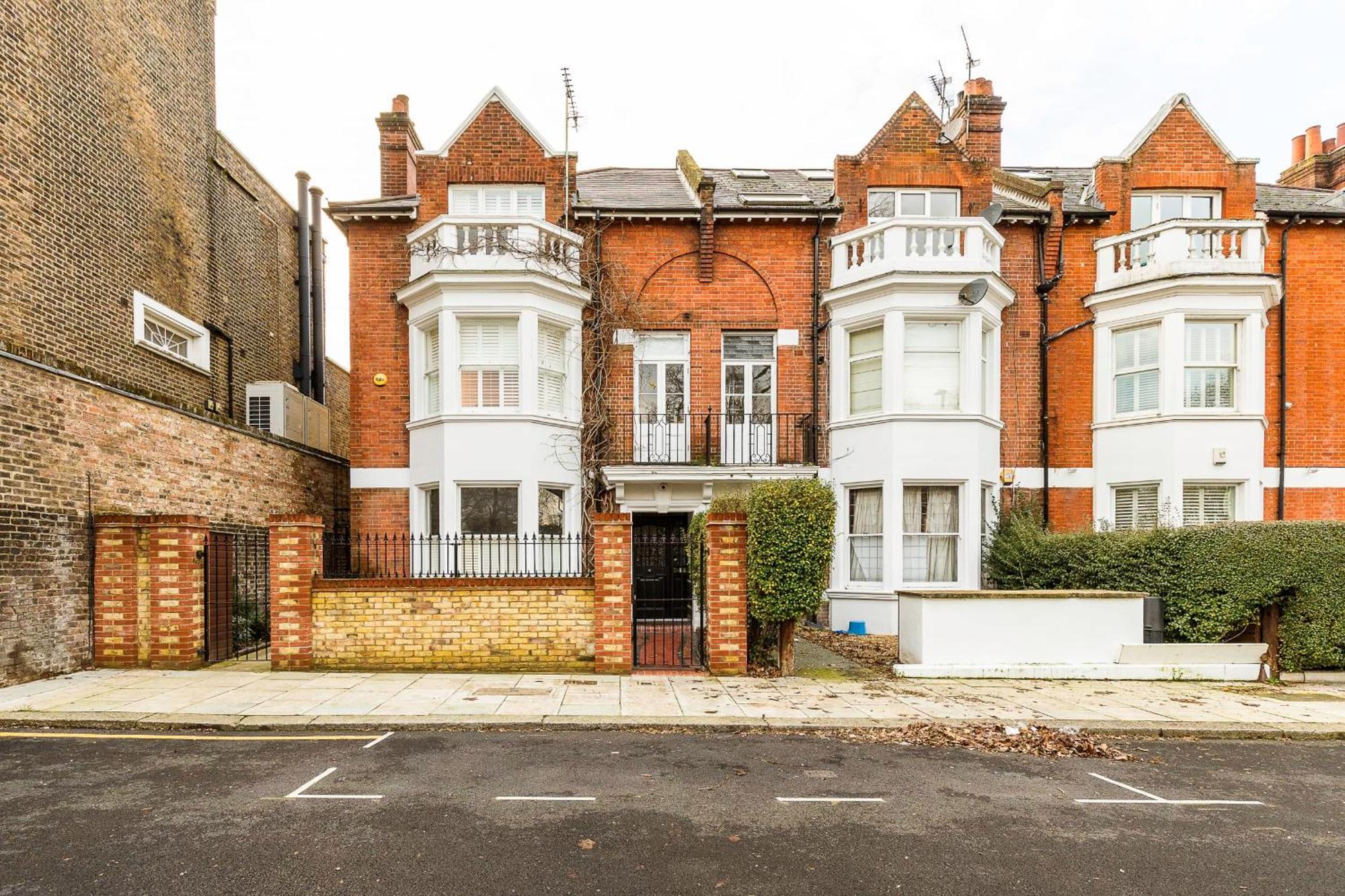 Apartment Colourful Near Clapham Common!