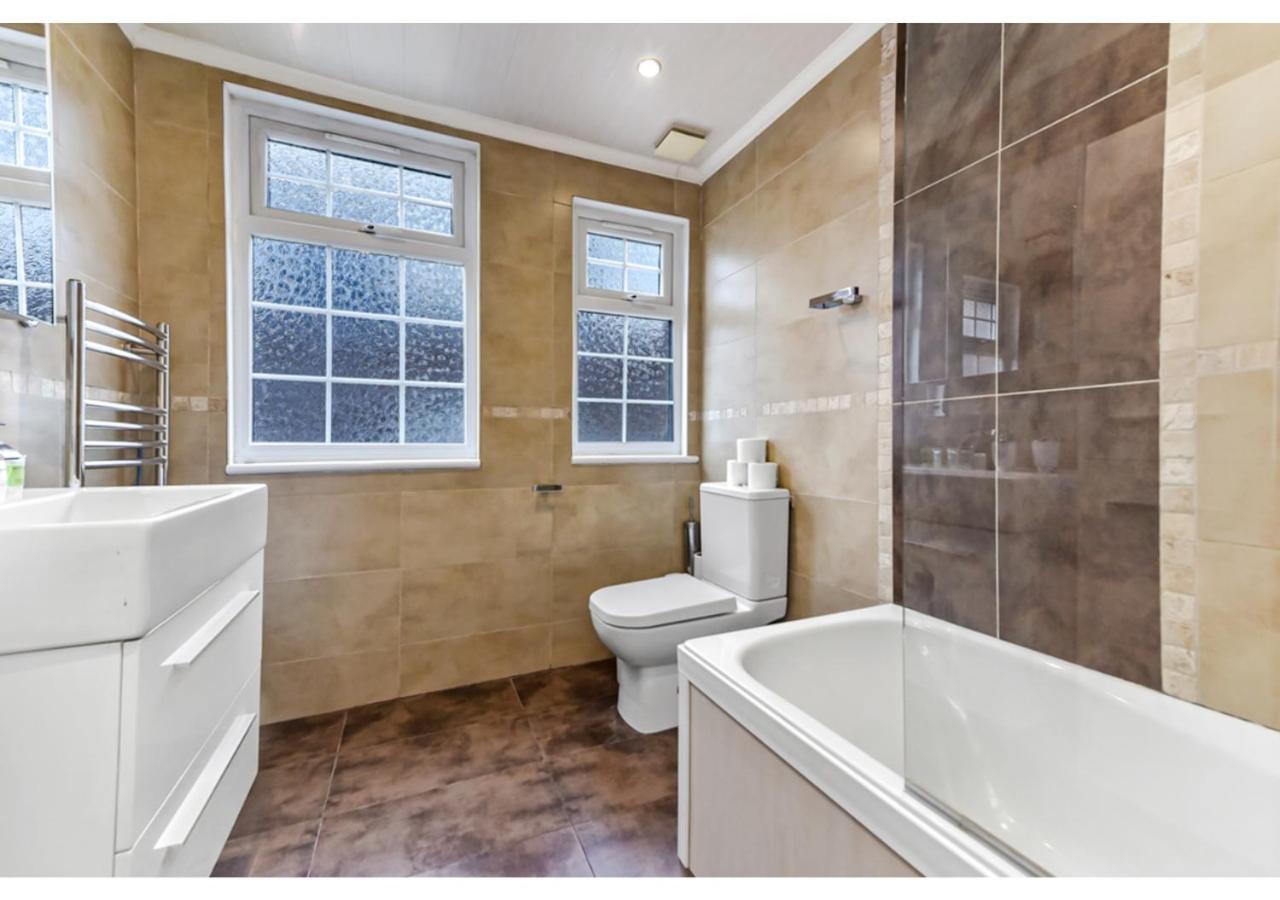Homey And Pleasant 3bd * London