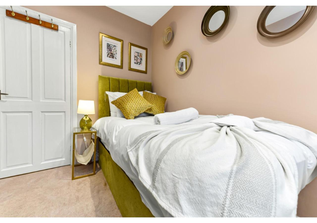 Homey And Pleasant 3bd * London