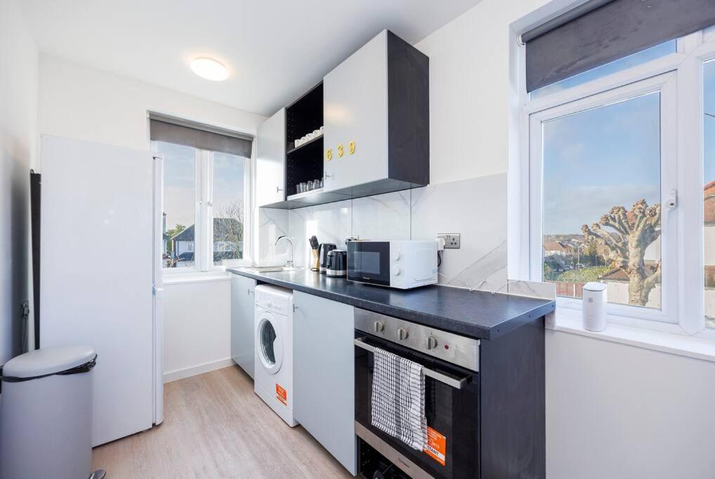 Apartment North West Studio By Av Short Lets