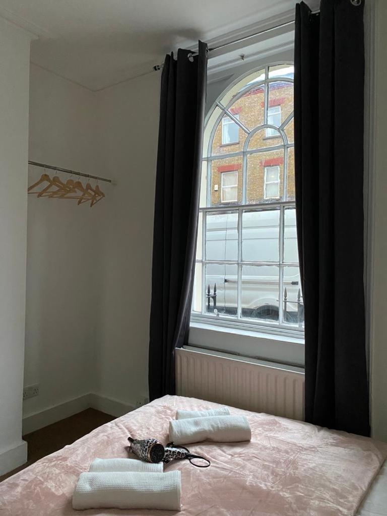 Comfy Private In Camden Town, *
