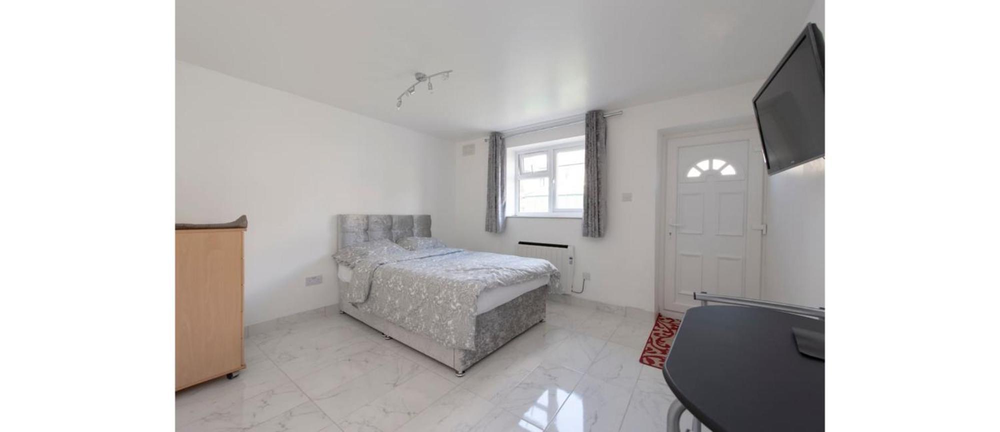 Newly Renovated Cozy In North *