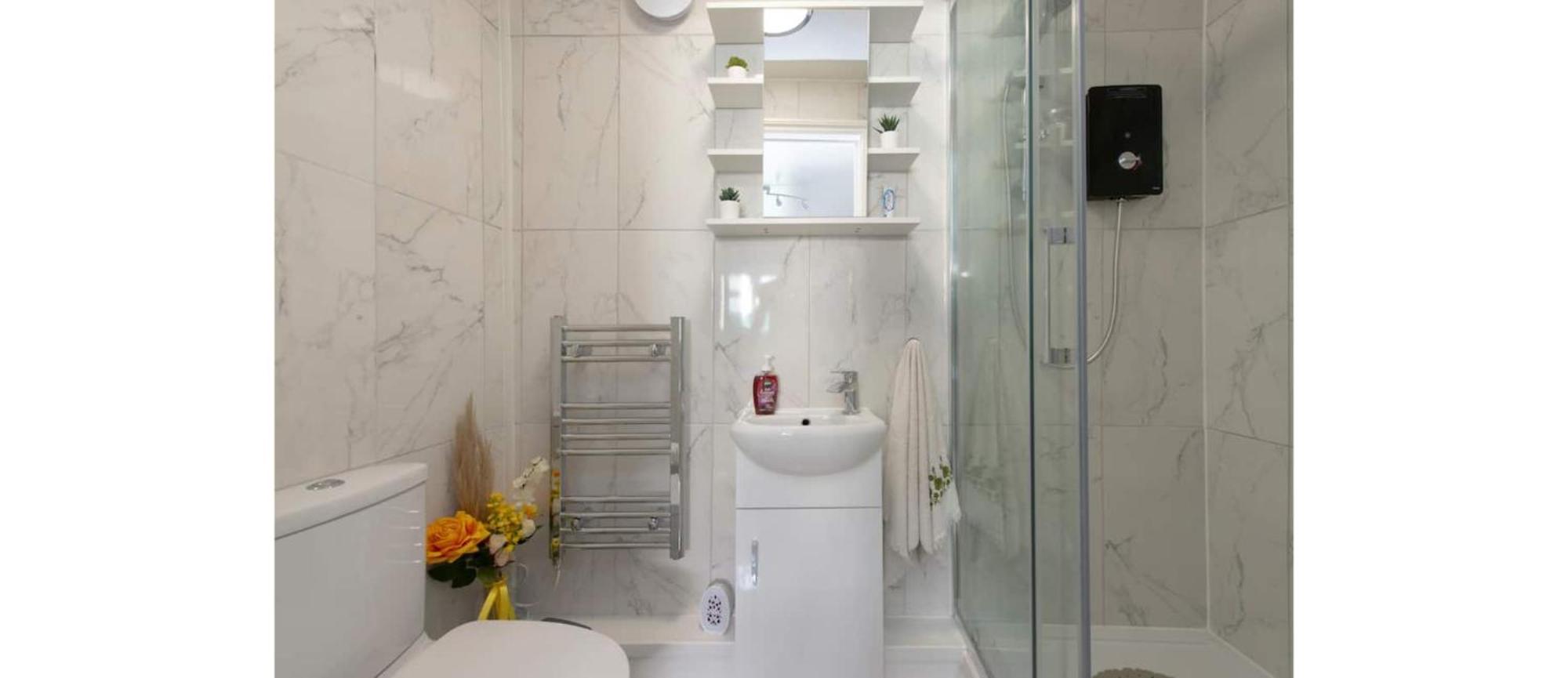 Newly Renovated Cozy In North * London