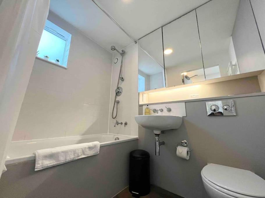 Camden Loft Apartment! * London