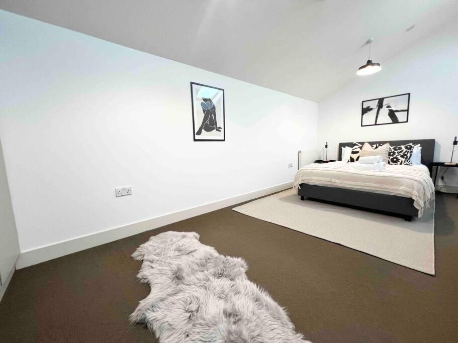 Camden Loft Apartment! * London