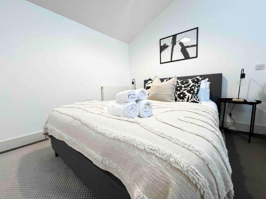 Camden Loft Apartment! Apartment