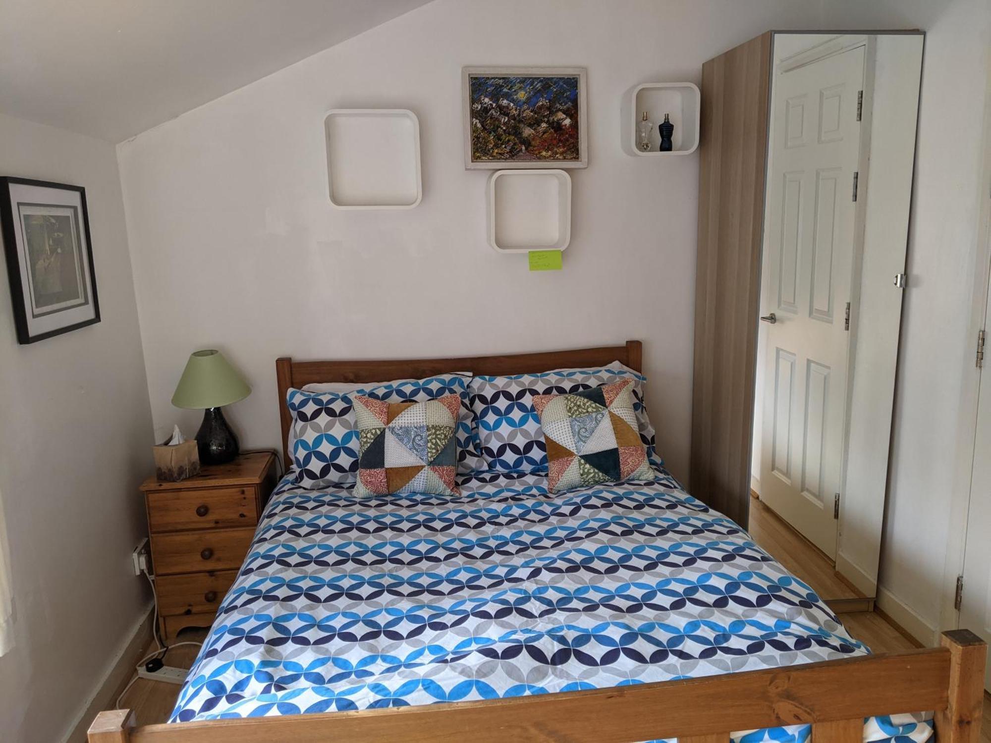 And Peaceful With Your Own Bathroom Homestay London
