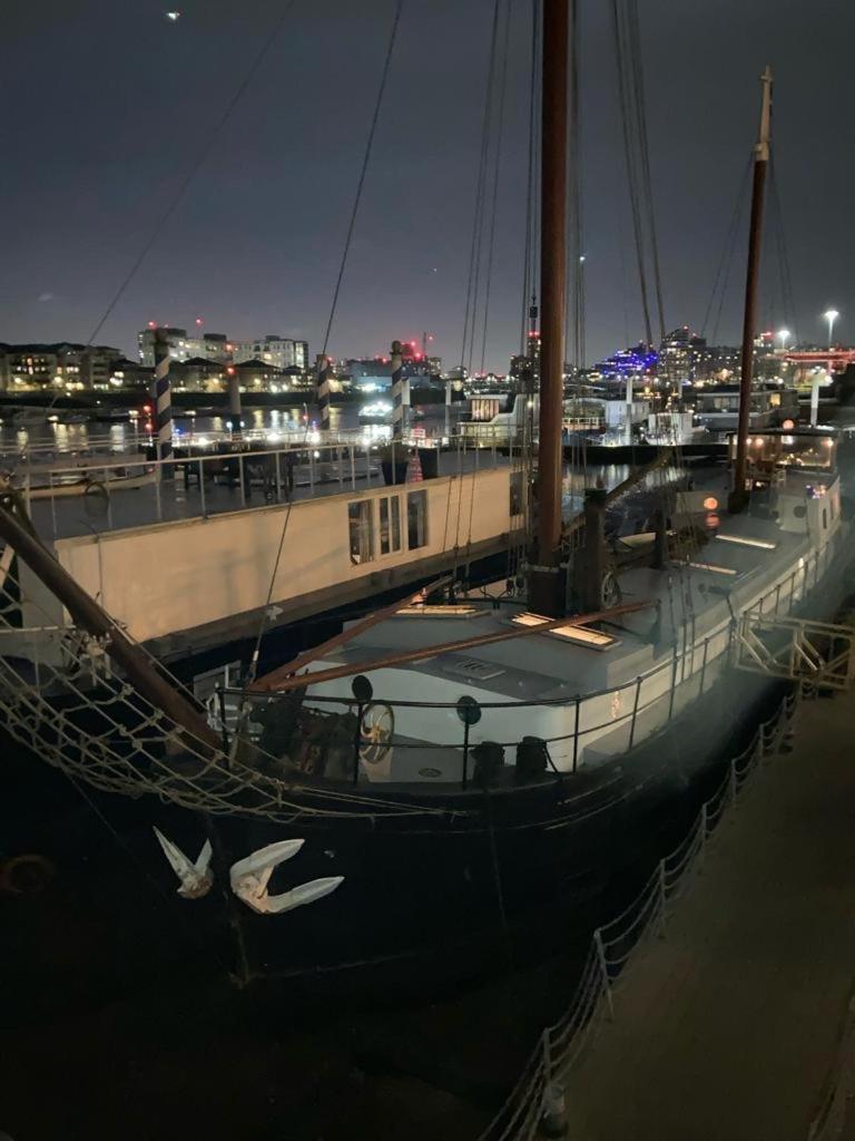 Botel Ahoy *