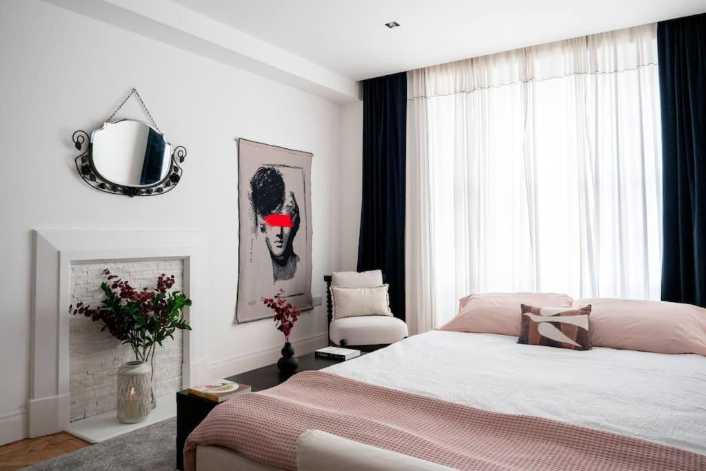 Superb Next To Hyde Park Apartment