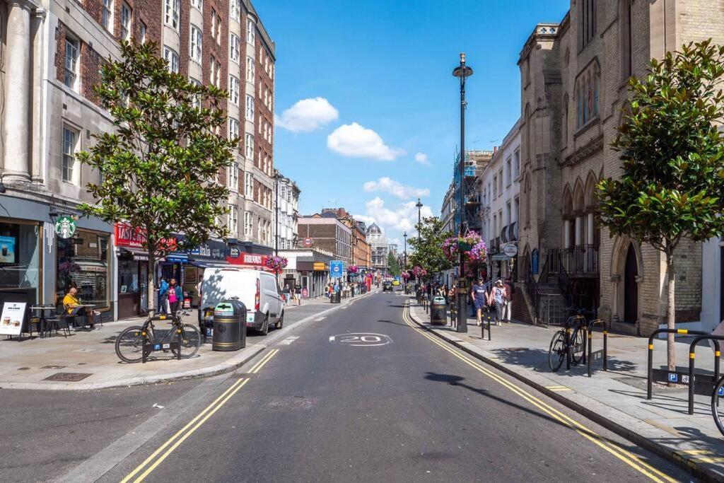 Superb Next To Hyde Park Apartment