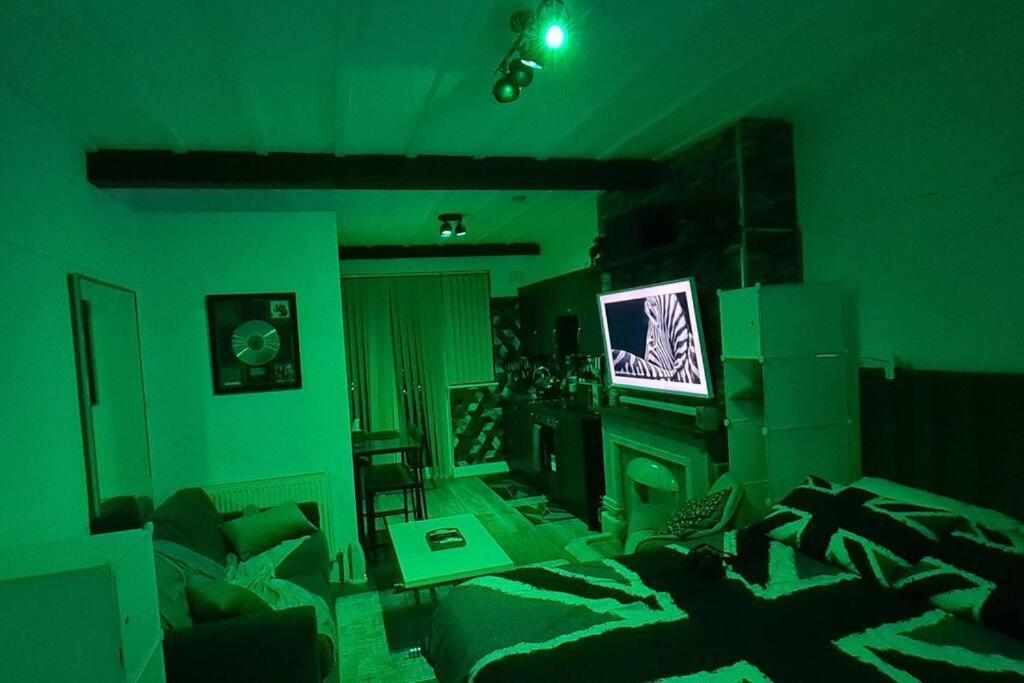 Luxury & Comfy City Break Studio * London