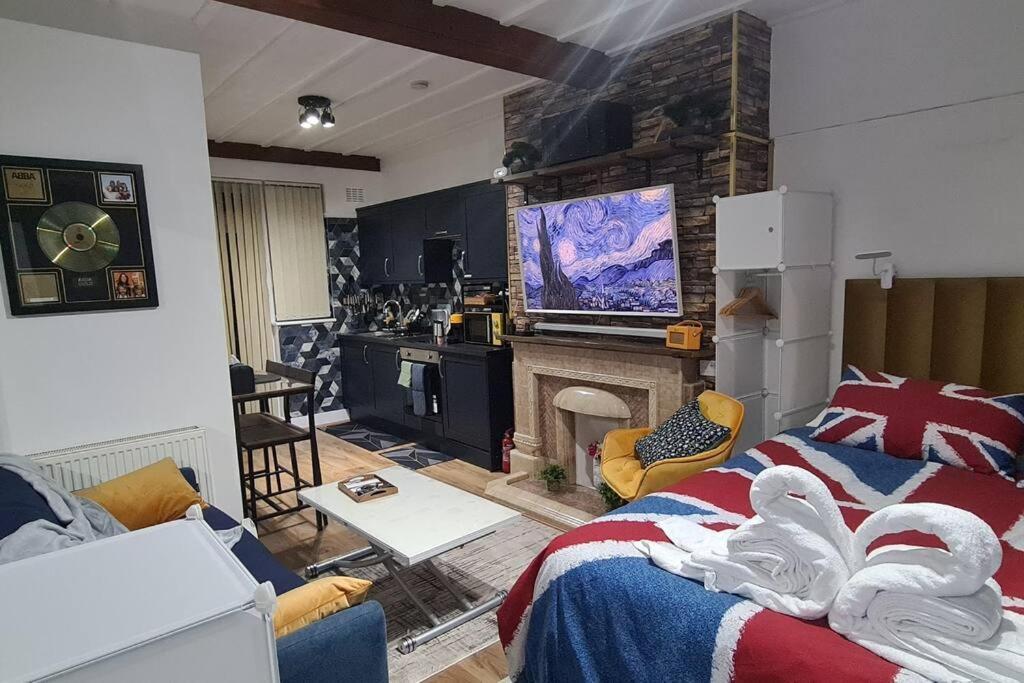 Luxury & Comfy City Break Studio Apartment London
