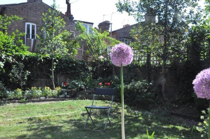 Charming Victorian With Aircon In * Londres