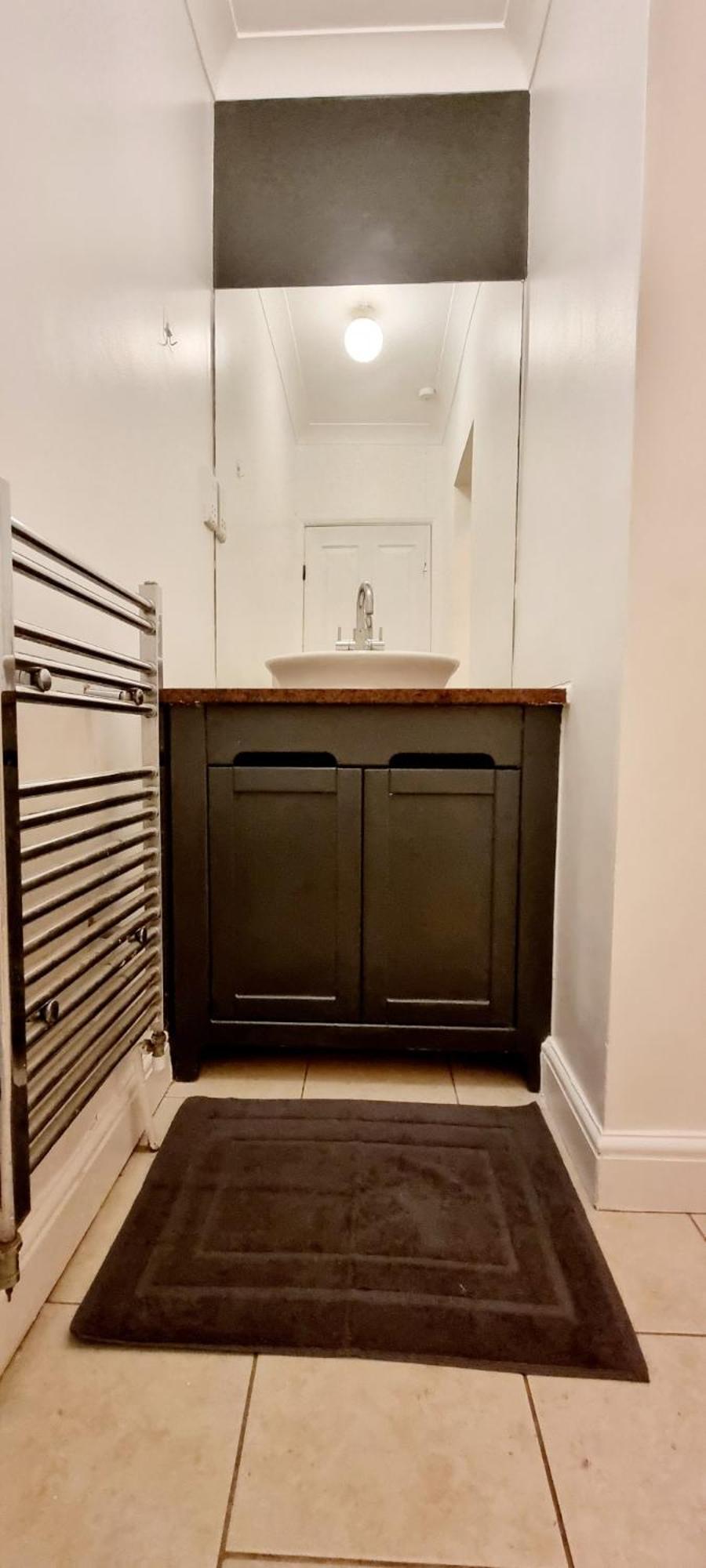 Charming Victorian With Aircon In Apartamento Londres