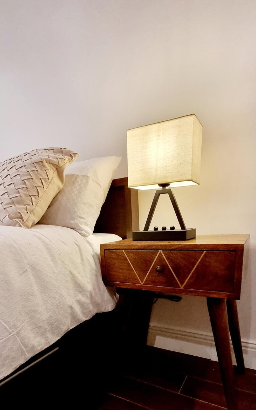 Charming Victorian With Aircon In * Londres