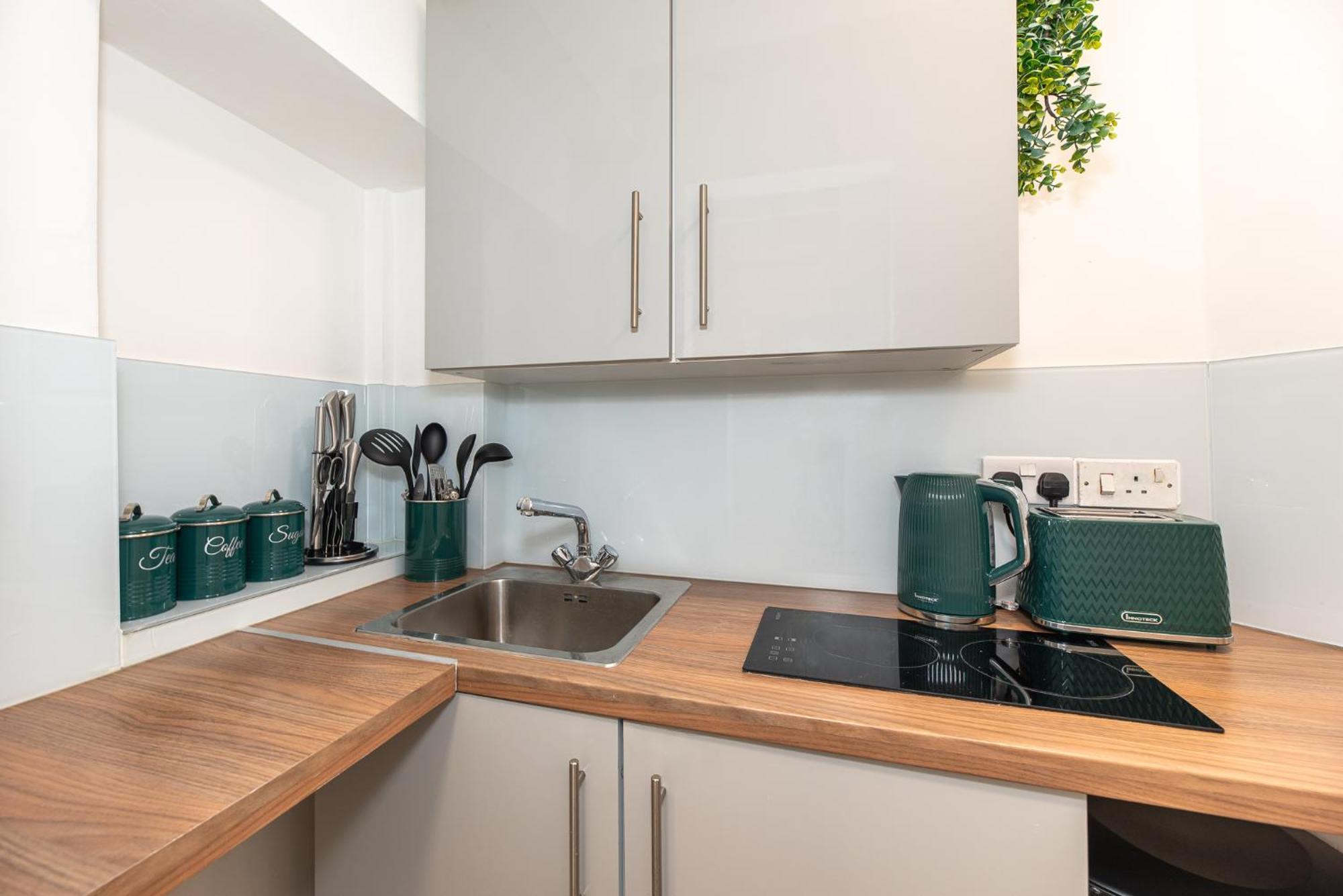 Apartment Chic Apartment, Bus 18 To Euston In 30 Min. *