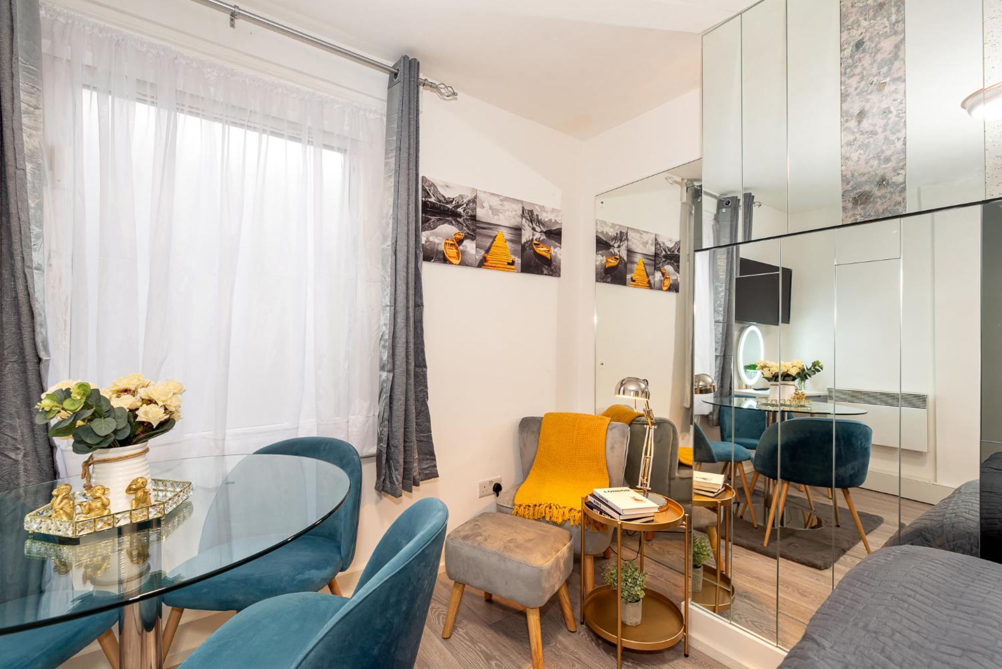 Chic Apartment, Bus 18 To Euston In 30 Min. * London