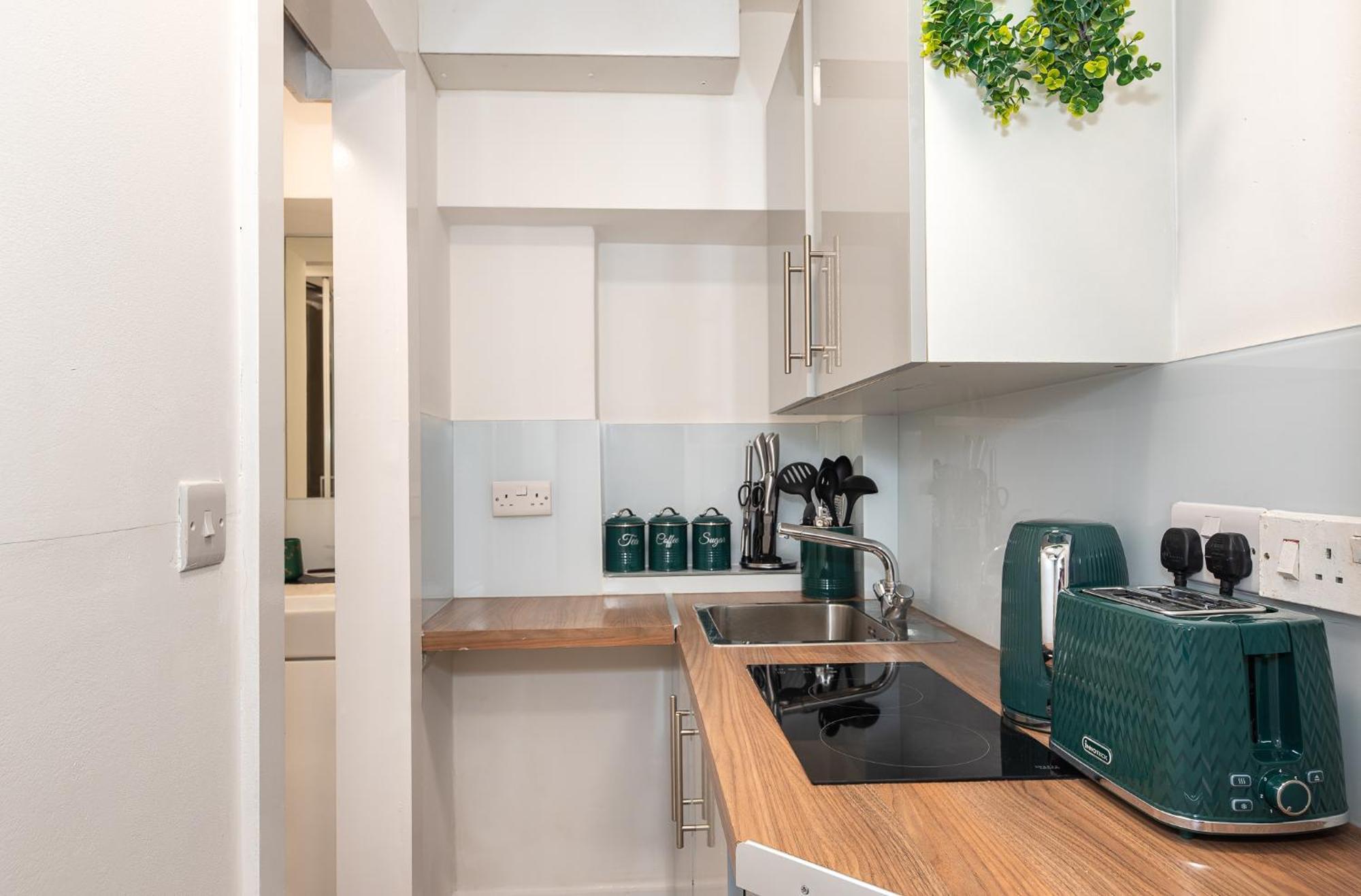 Chic Apartment, Bus 18 To Euston In 30 Min. London