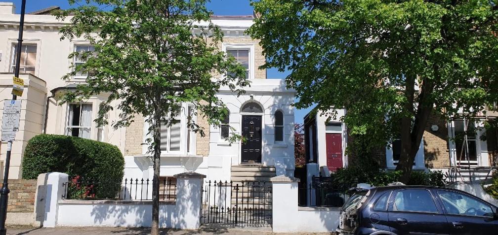 Charming Victorian With Aircon In Apartamento *