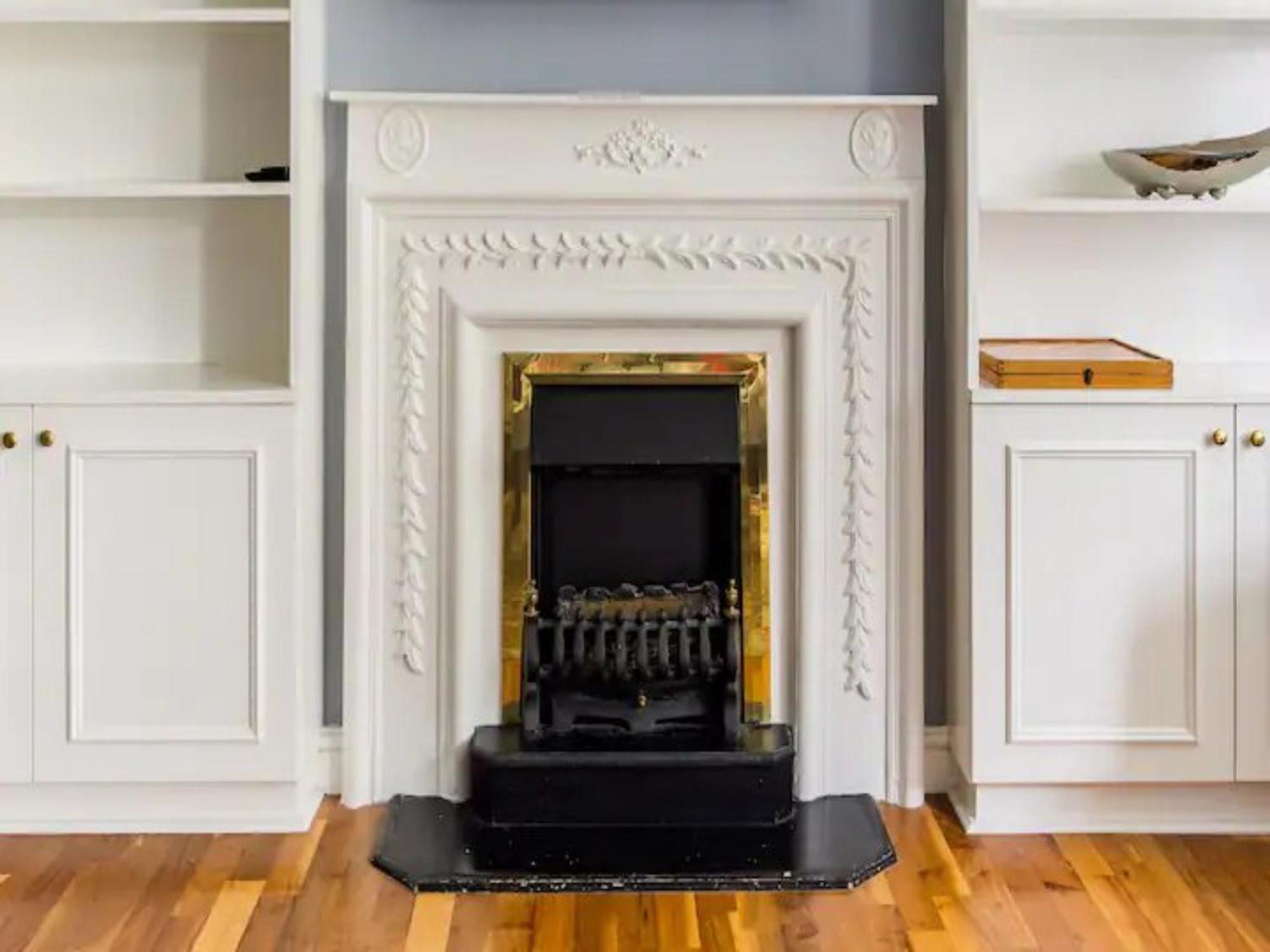 Pass The Keys Spacious And 2 Bedroom Flat In Chelsea Apartment