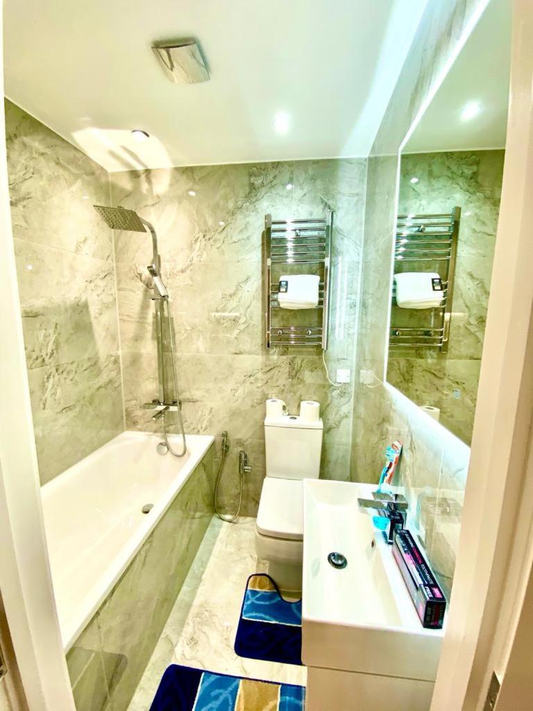 Comfortable One Bedroom Flat With Free Car Park In Apartamento
